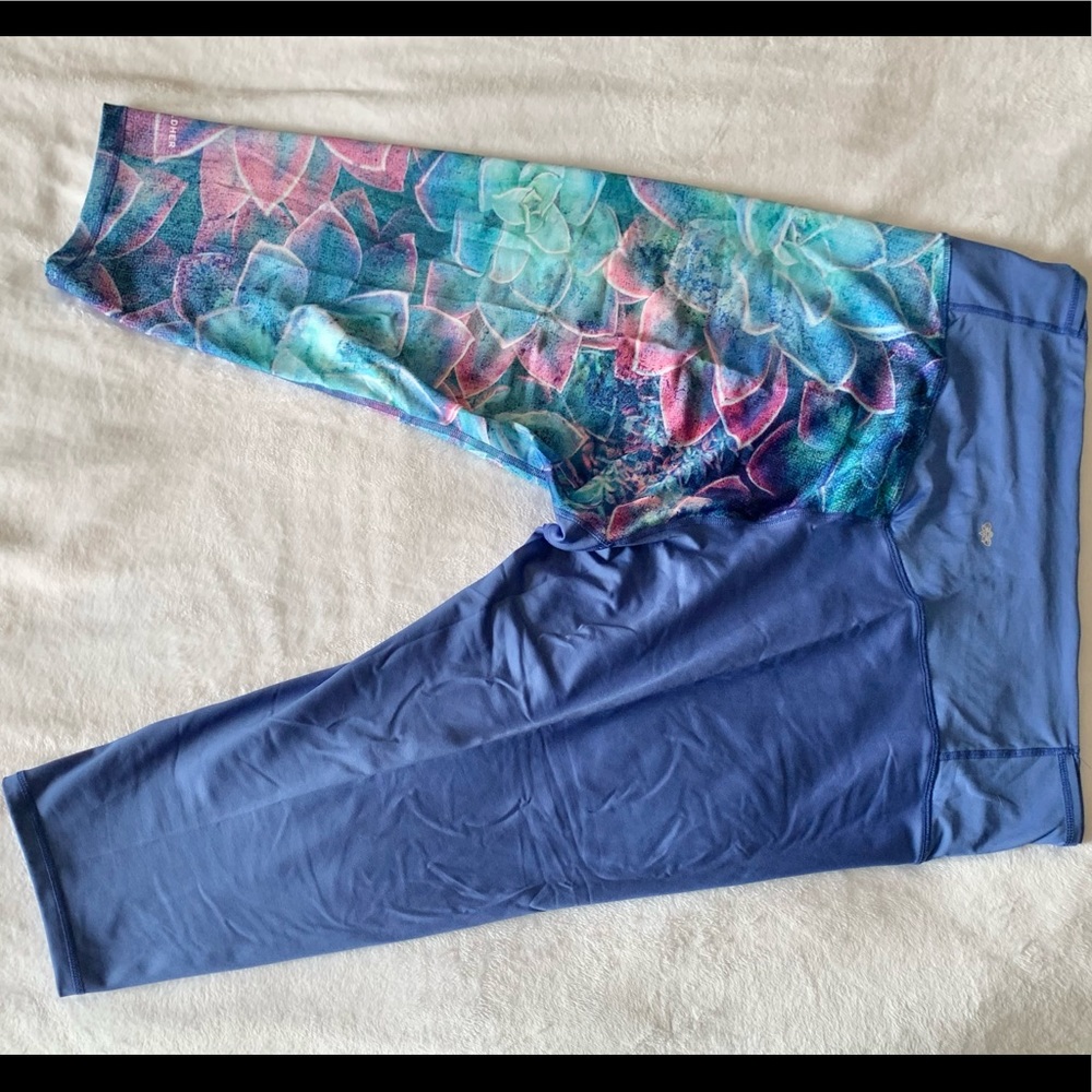 Euc Active Capris - image 5